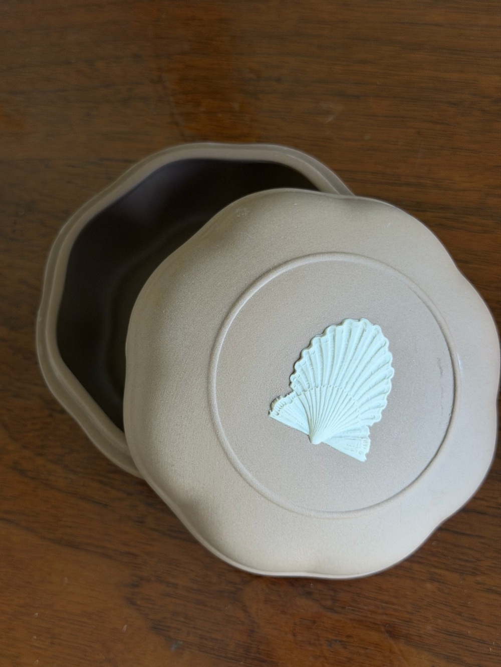Wedgwood Taupe Shell Trinket Box